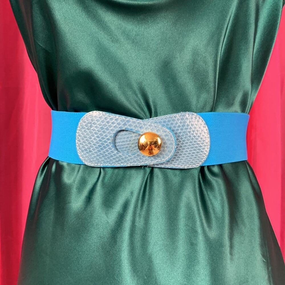 Unbranded‎ genuine Snakeskin accent elastic belt in blue, size med
